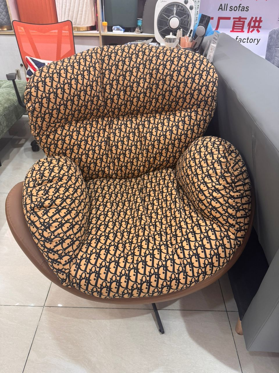 Egg shell soda chair